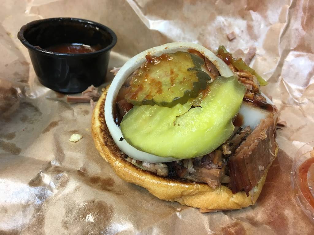 Dickeys Barbecue Pit | restaurant | 1912 S Brentwood Blvd, Saint Louis, MO 63144, USA | 3149421412 OR +1 314-942-1412