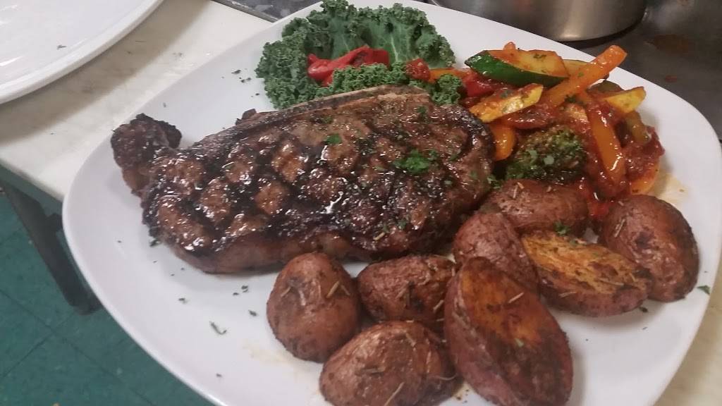 Roby Lees Restaurant & Banquet Center | restaurant | 425 Ridge Rd, Newton Falls, OH 44444, USA | 3308720983 OR +1 330-872-0983