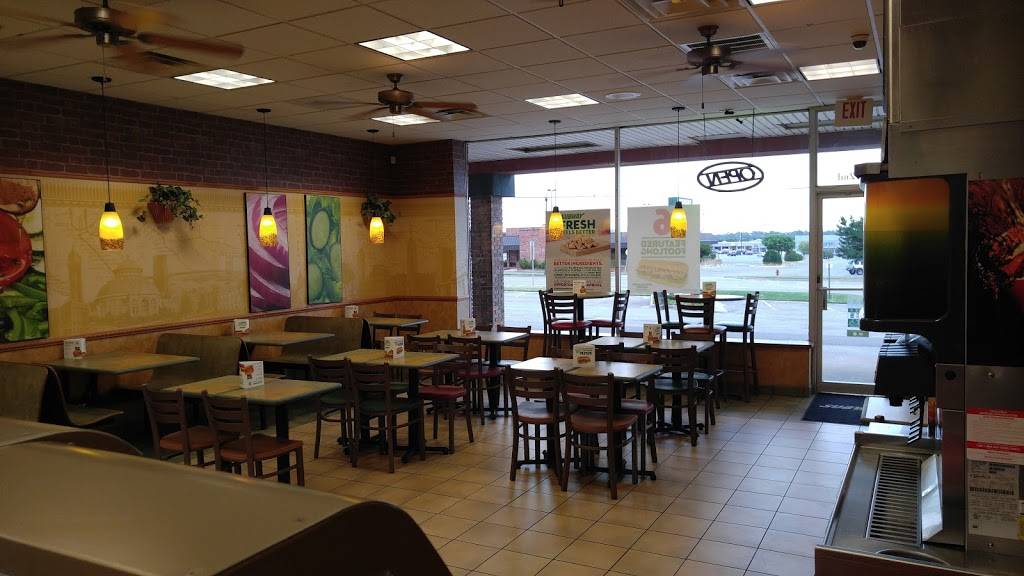 Subway | restaurant | 1525 E 2nd St, Edmond, OK 73034, USA | 4052859969 OR +1 405-285-9969