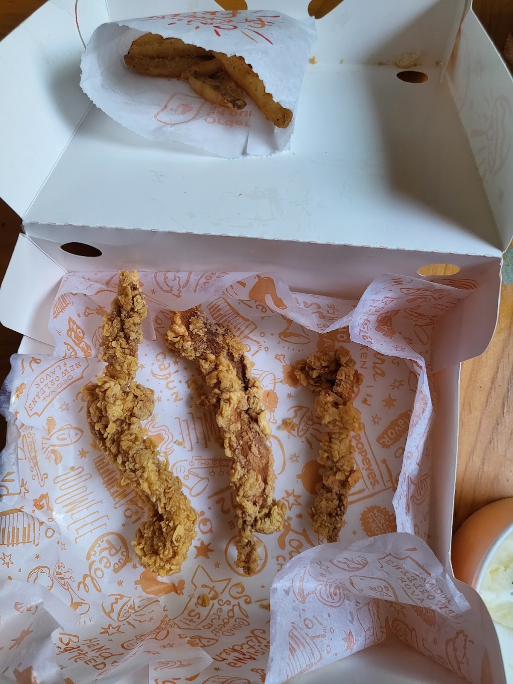 Popeyes Louisiana Kitchen | restaurant | 12622 Long Beach Blvd, Lynwood, CA 90262, USA | 3104381648 OR +1 310-438-1648