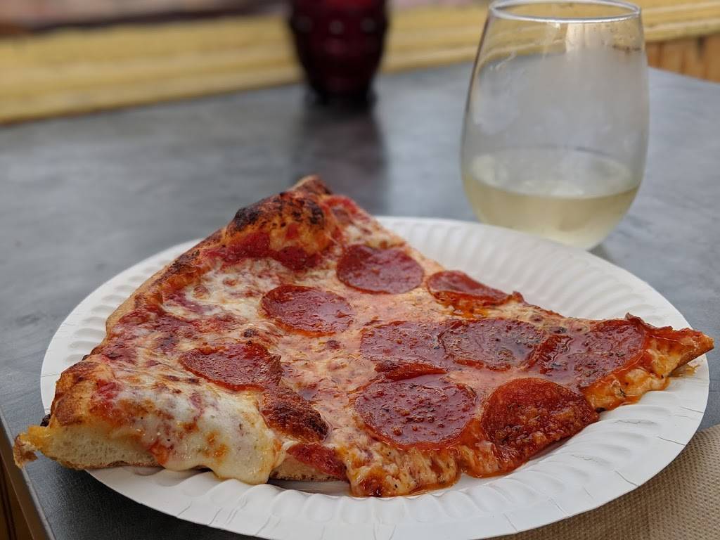 Signal Station Pizza | restaurant | 8302 N Lombard St, Portland, OR 97203, USA | 5032862257 OR +1 503-286-2257