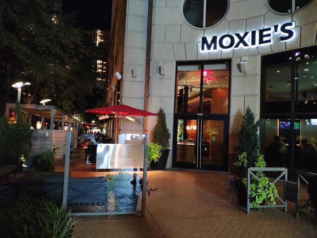 Moxies | restaurant | 100 Crescent Ct, Dallas, TX 75201, USA | 4696870050 OR +1 469-687-0050