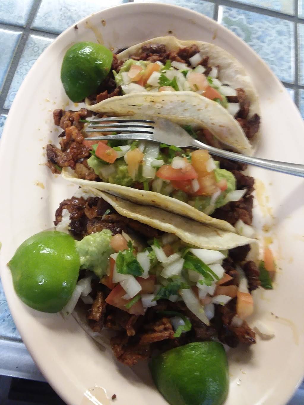 Acapulco Beach Restaurant | restaurant | 3112 N Main St, Fort Worth, TX 76106, USA | 8176255992 OR +1 817-625-5992