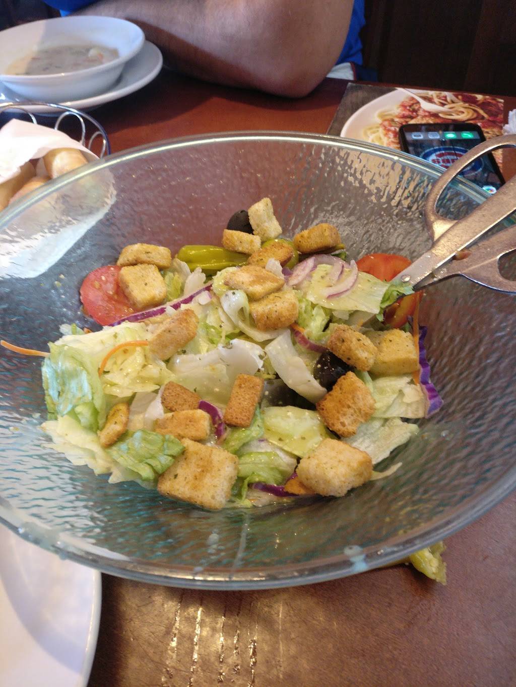 Olive Garden Italian Restaurant | meal takeaway | 3303 W Touhy Ave, Lincolnwood, IL 60712, USA | 8476794498 OR +1 847-679-4498