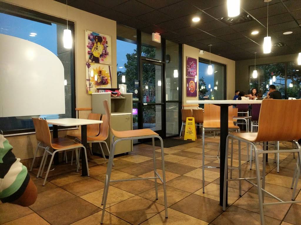 Taco Bell | meal takeaway | 81 Ranch Dr, Milpitas, CA 95035, USA | 4089462206 OR +1 408-946-2206