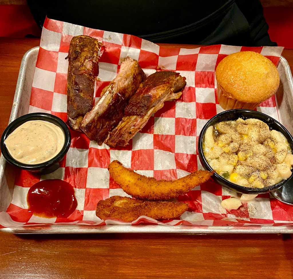 Famous Daves Bar-B-Que | restaurant | 300 S Pine Ave, Long Beach, CA 90802, USA | 5625806060 OR +1 562-580-6060