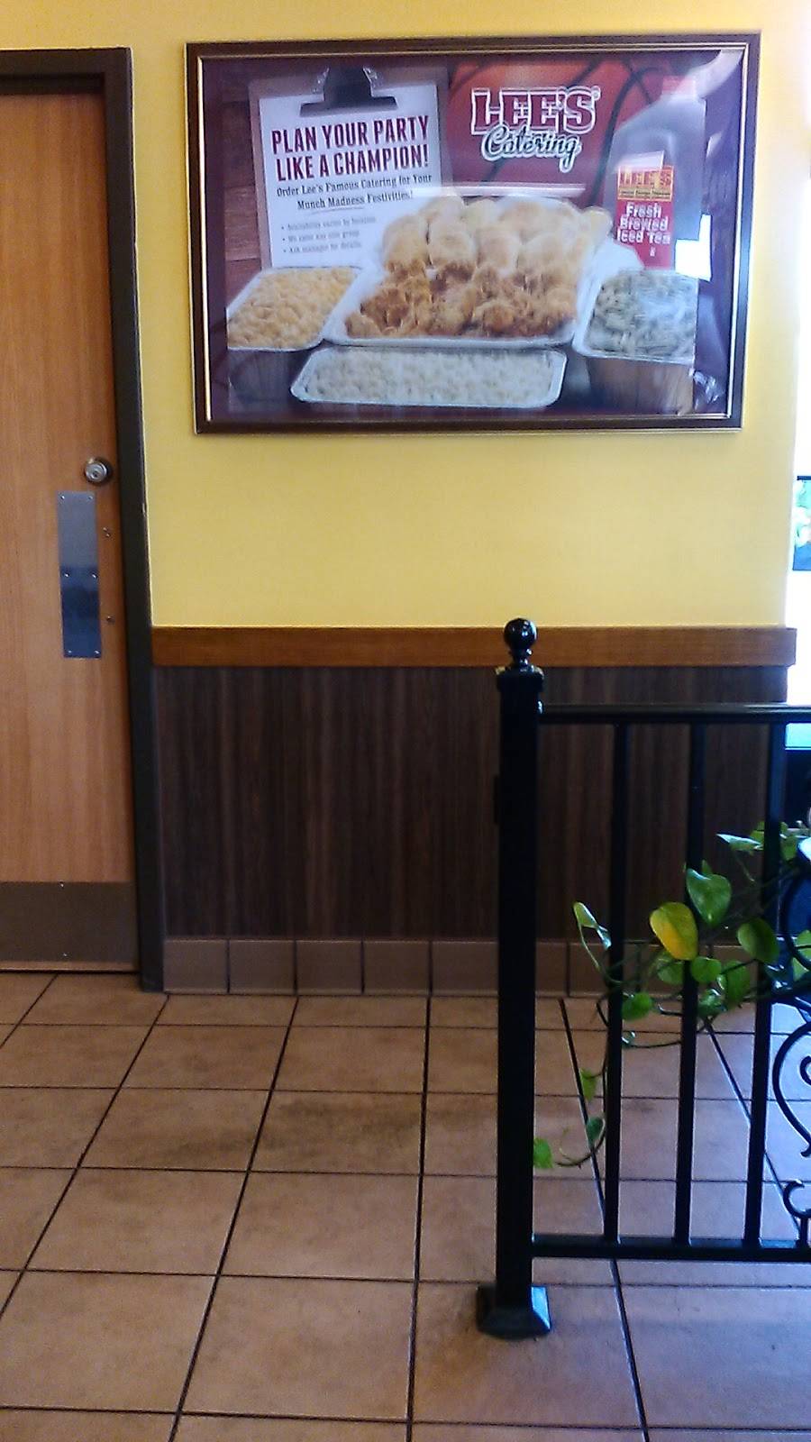 Lees Famous Recipe Chicken | restaurant | 2710 Wheeling Ave, Muncie, IN 47303, USA | 7658969075 OR +1 765-896-9075