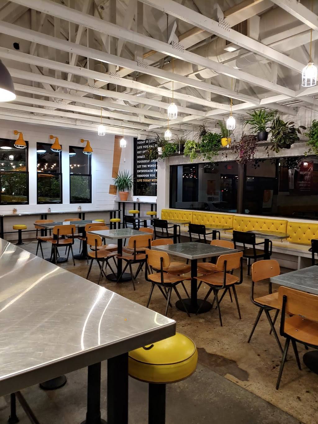 gusto! Ponce | restaurant | 782 Ponce De Leon Ave NE, Atlanta, GA 30306, USA | 4043308114 OR +1 404-330-8114