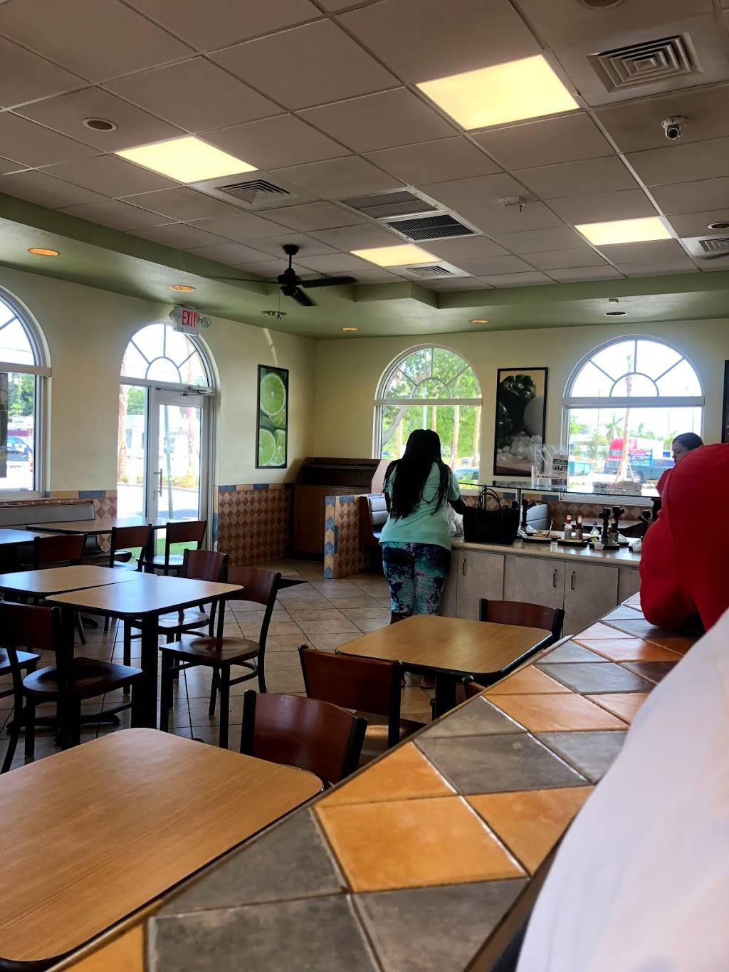 Pollo Tropical | restaurant | 8200 NW 27th Ave, Miami, FL 33147, USA | 3058357233 OR +1 305-835-7233