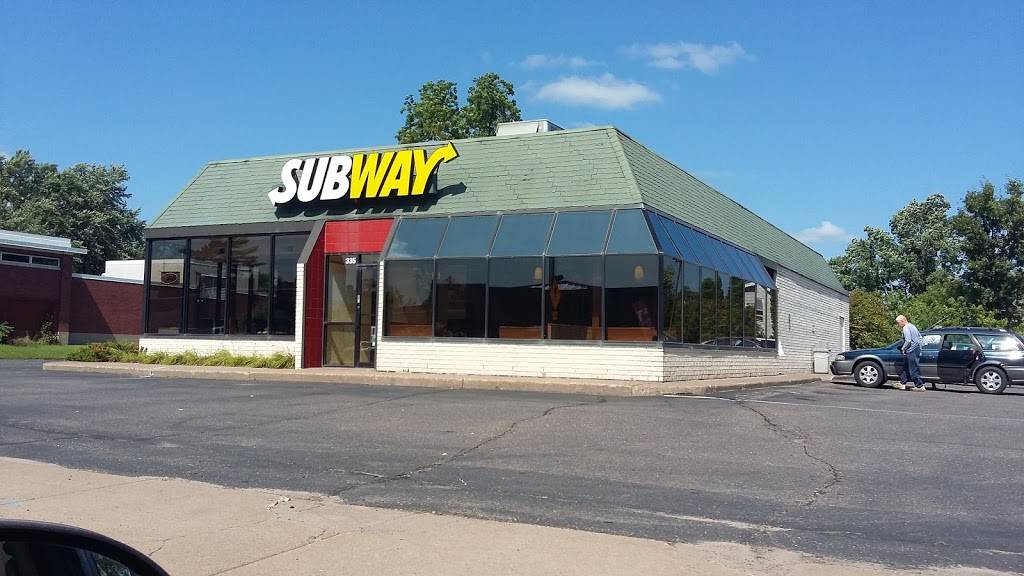 Subway | restaurant | 335 E Division Ave, Barron, WI 54812, USA | 7155376600 OR +1 715-537-6600