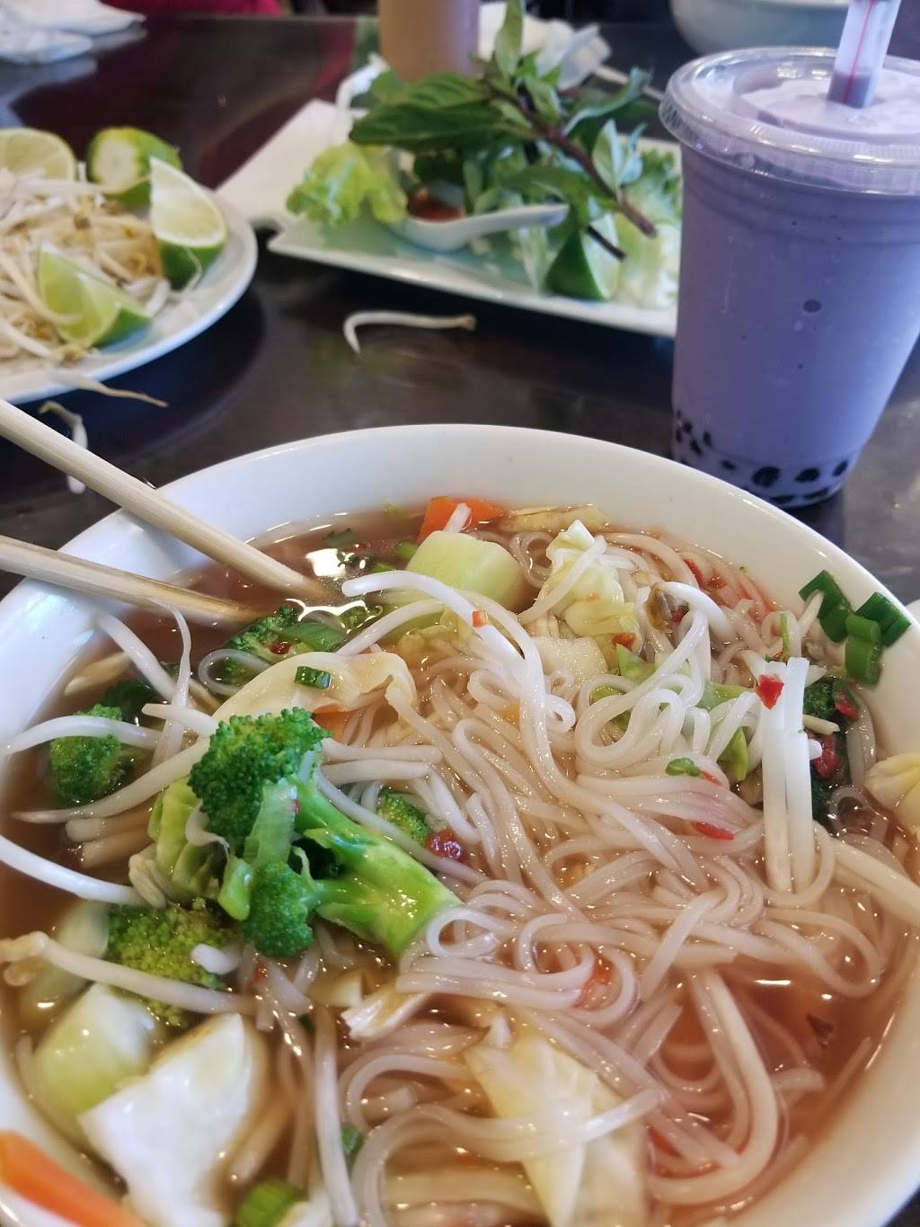 Pho Royal | restaurant | 6937 Federal Blvd, Lemon Grove, CA 91945, USA | 6195890668 OR +1 619-589-0668