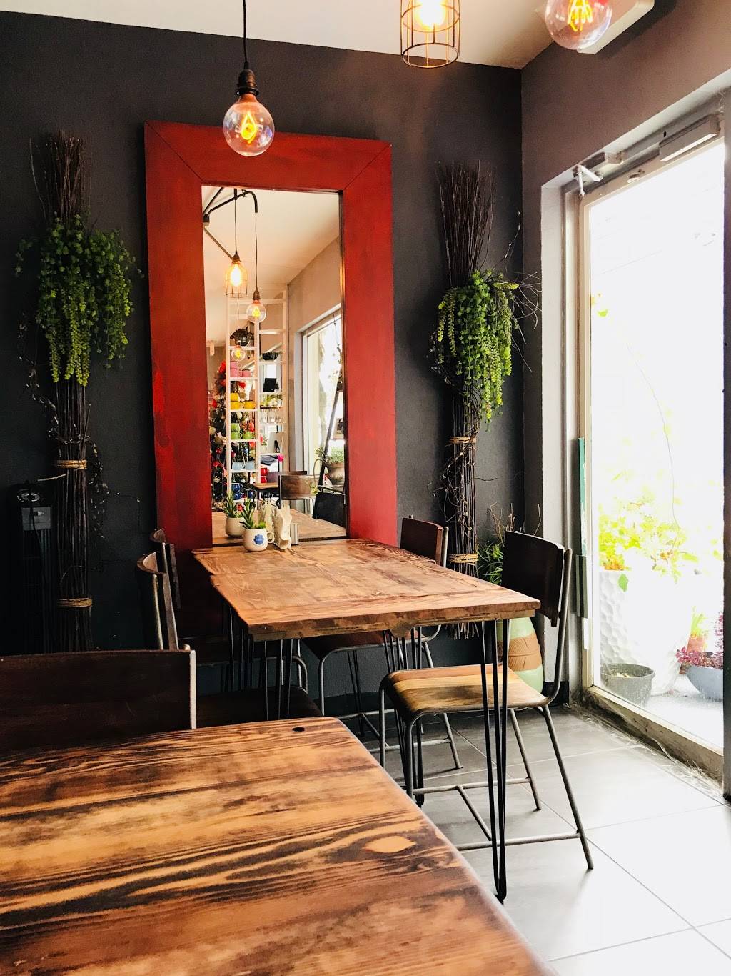 Karma Juice Bar & Eatery | restaurant | 2095 Drew St unit b, Clearwater, FL 33765, USA | 7272239688 OR +1 727-223-9688