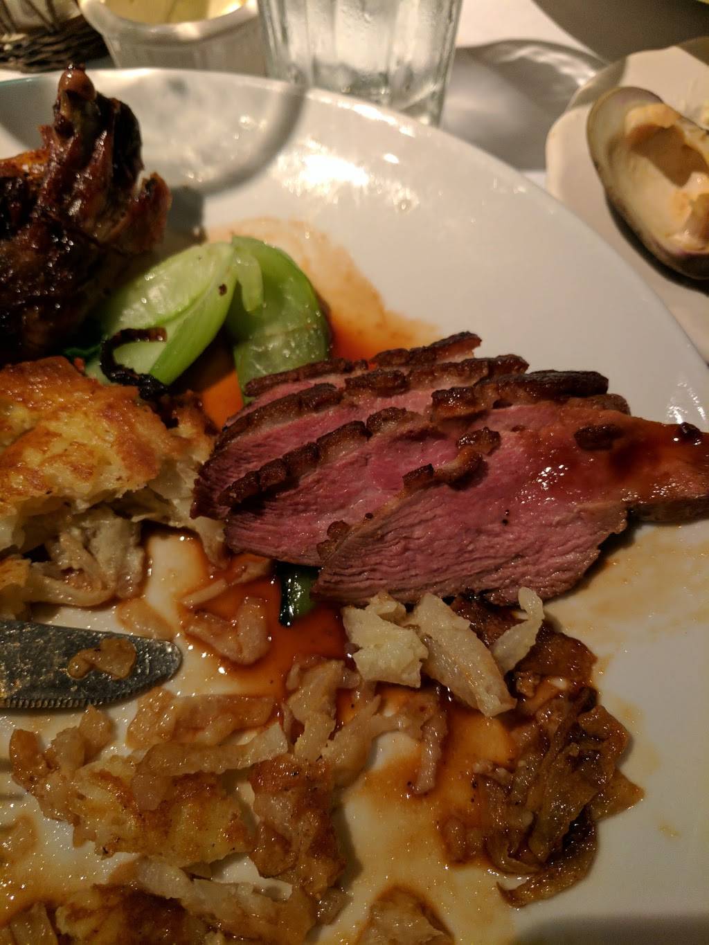 Crew Kitchen & Bar | restaurant | 134 New York Ave, Huntington, NY 11743, USA | 6315493338 OR +1 631-549-3338