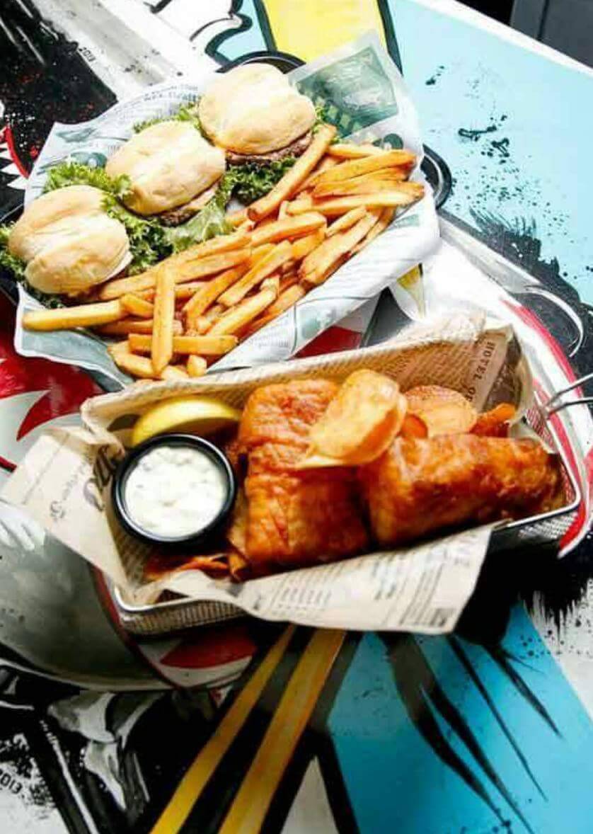 Puddle Jumpers | restaurant | 111 W Ruby St, Tavares, FL 32778, USA | 3525085862 OR +1 352-508-5862