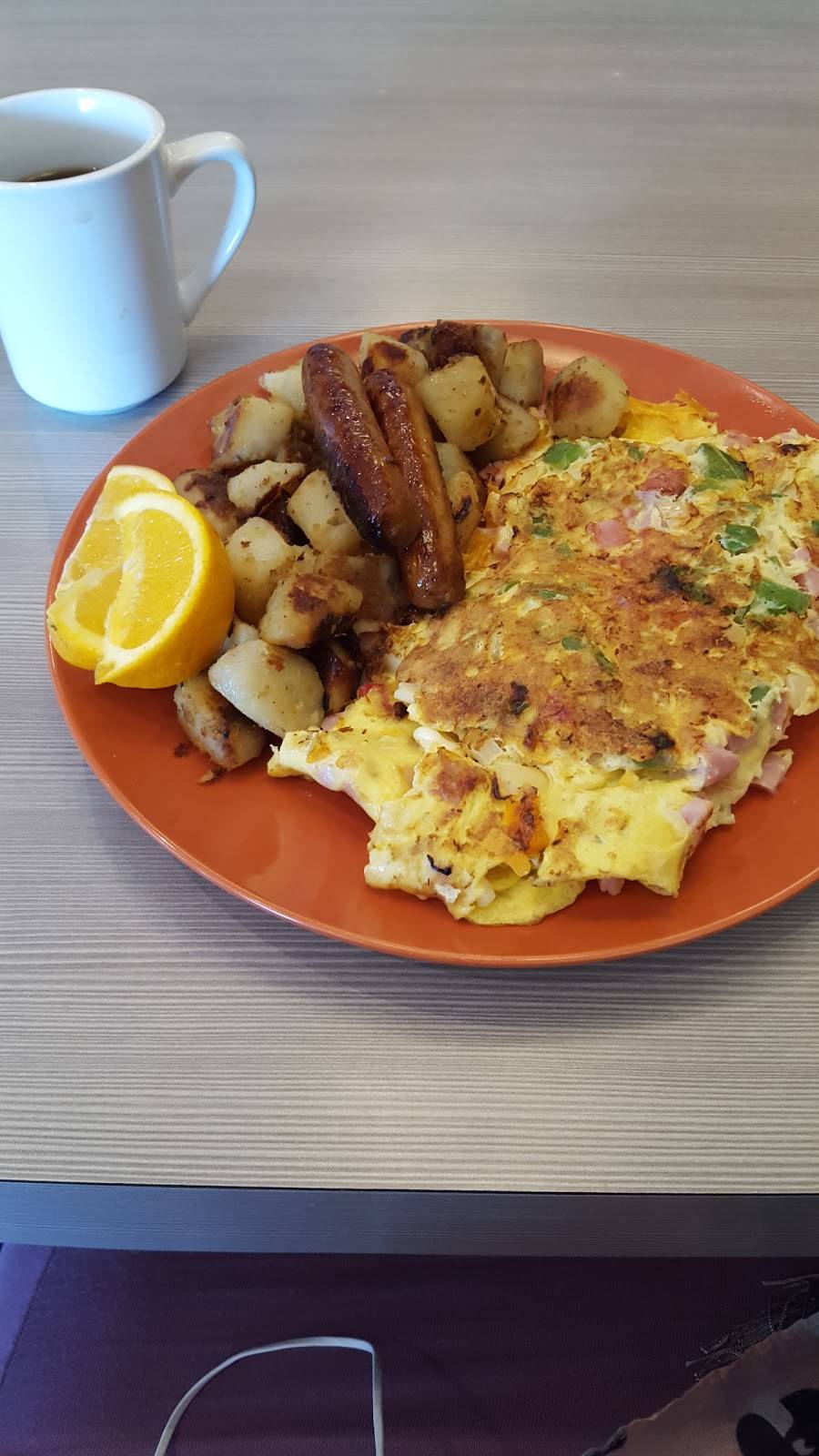 Au Blanc DOeuf | restaurant | 1903 Boulevard René-Laennec, Laval, QC H7M 5E2, Canada | 4506623131 OR +1 450-662-3131