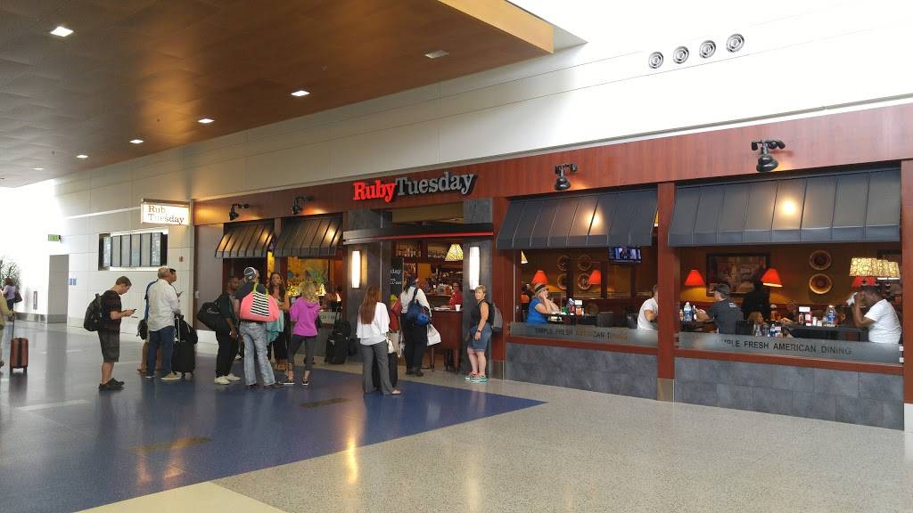 Ruby Tuesday | restaurant | North Terminal, Between Gates D23 and D24, W G Rogell Dr, Detroit, MI 48242, USA | 7344425761 OR +1 734-442-5761