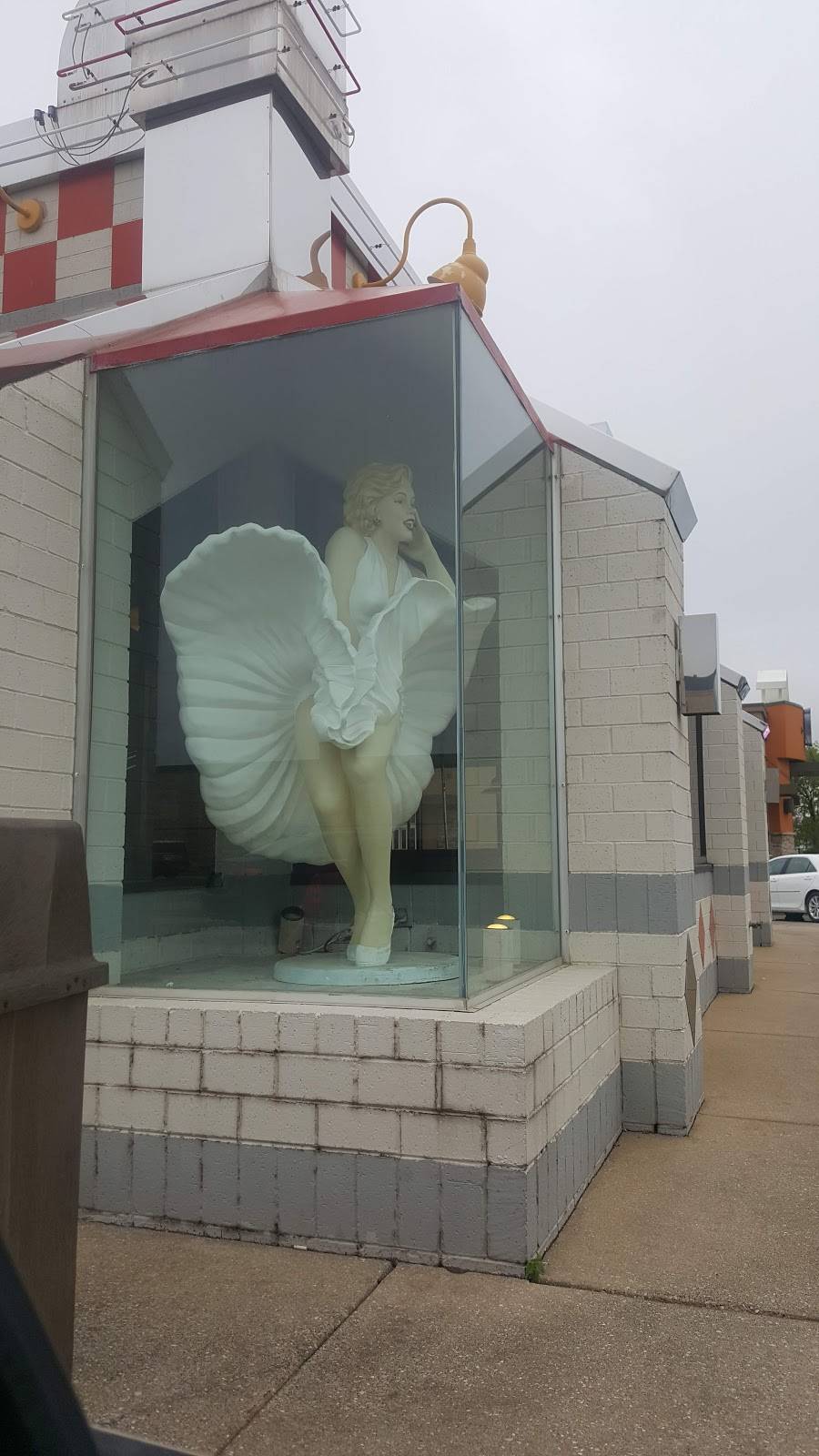 Spangles | restaurant | 410 E 47th St S, Wichita, KS 67216, USA | 3165244614 OR +1 316-524-4614