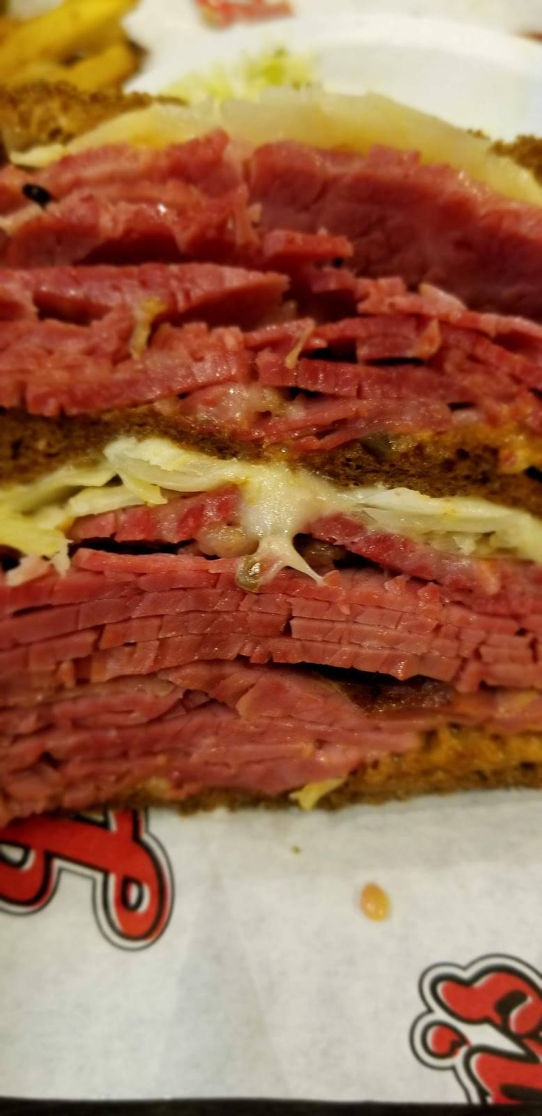 Dunns | restaurant | 11598 Boulevard de Salaberry, Dollard-des-Ormeaux, QC H9B 2R8, Canada | 5144216262 OR +1 514-421-6262