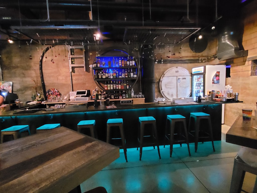 Fusions Bar and Grill | restaurant | 3053 Brighton Blvd, Denver, CO 80216, USA | 3038627376 OR +1 303-862-7376