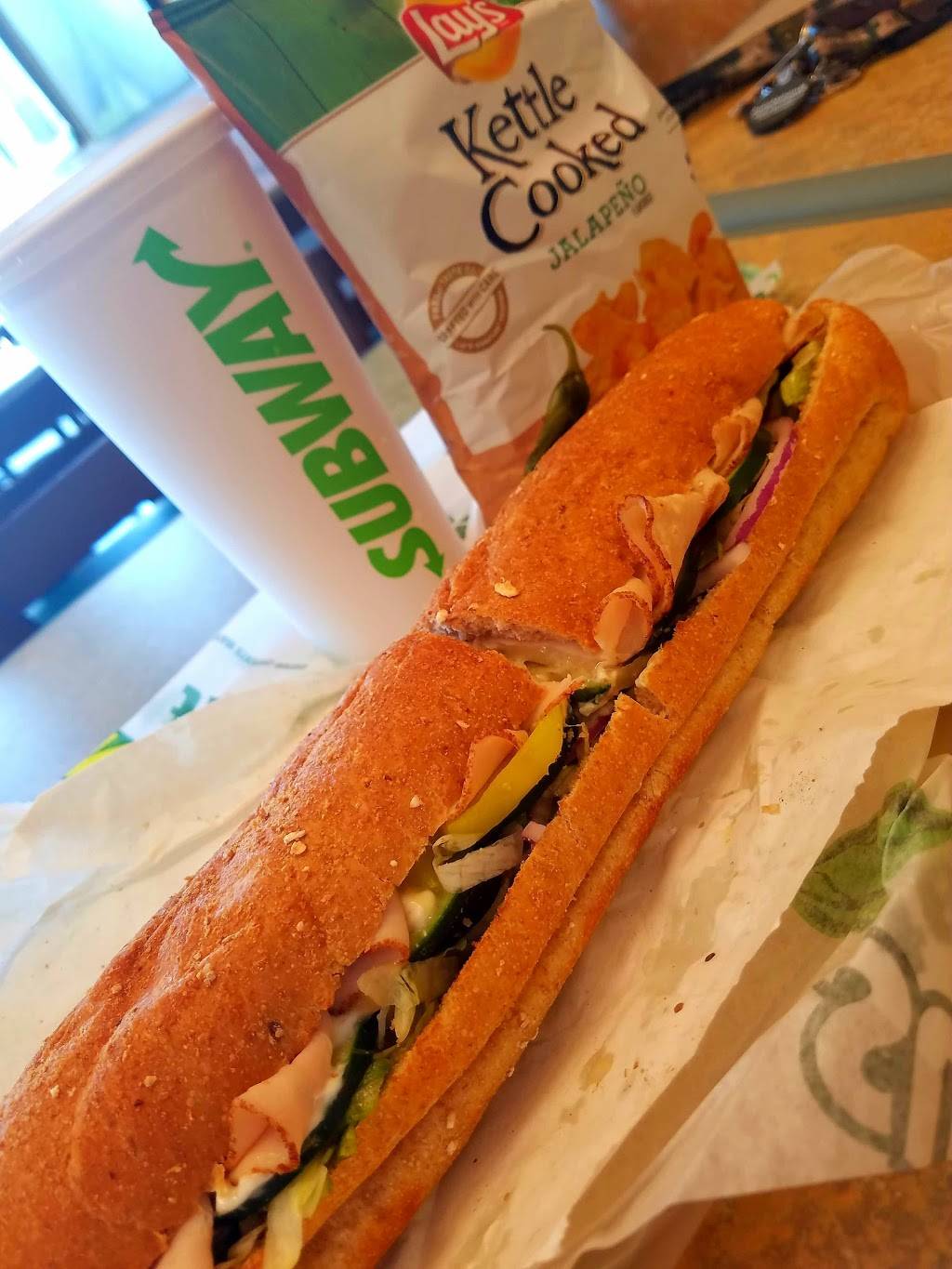 Subway Restaurants | restaurant | 7701 Crowley Rd #105, Fort Worth, TX 76134, USA | 8172932100 OR +1 817-293-2100