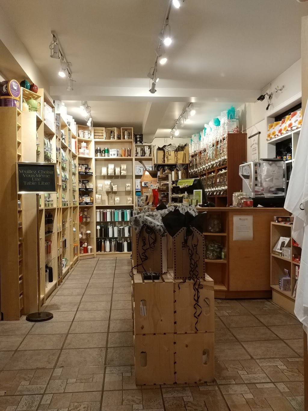 Manneken-Pis | cafe | 320 Rue Champlain, Saint-Jean-sur-Richelieu, QC J3B 6W2, Canada | 4503483254 OR +1 450-348-3254