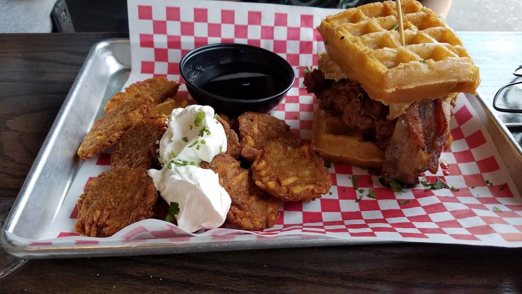 The Social House | restaurant | 435 N Alafaya Trail, Orlando, FL 32828, USA | 4079069001 OR +1 407-906-9001