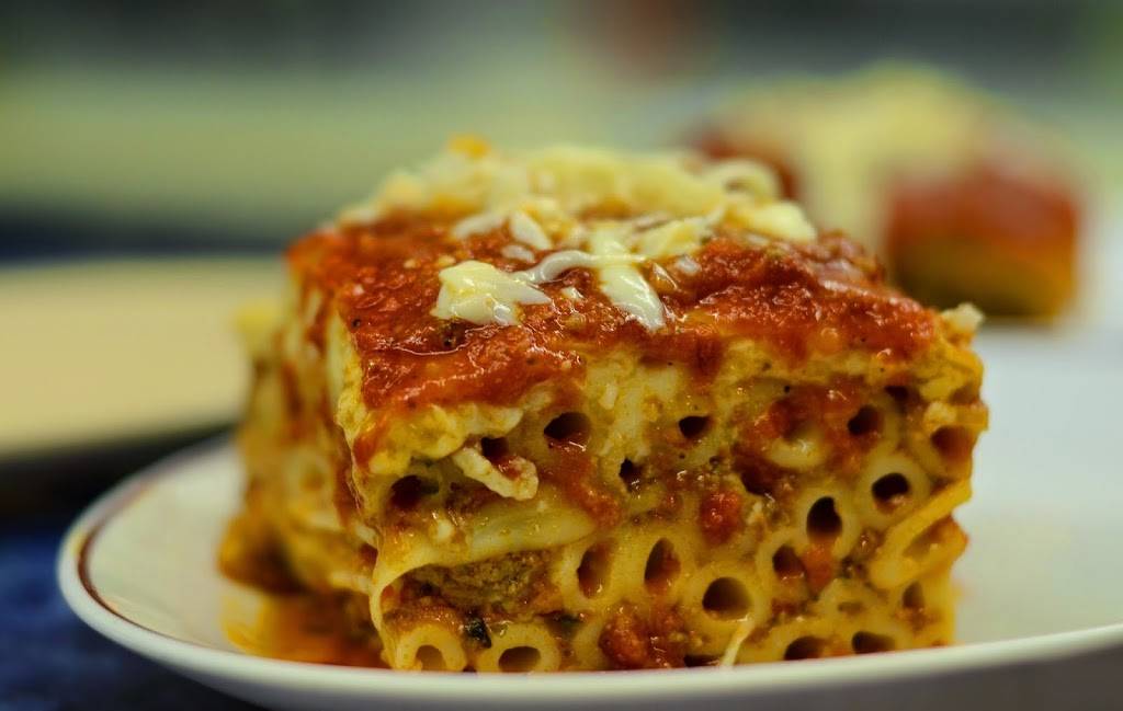 Chriss Charcoal Pit | restaurant | 1946 West St, Annapolis, MD 21401, USA | 4102665200 OR +1 410-266-5200