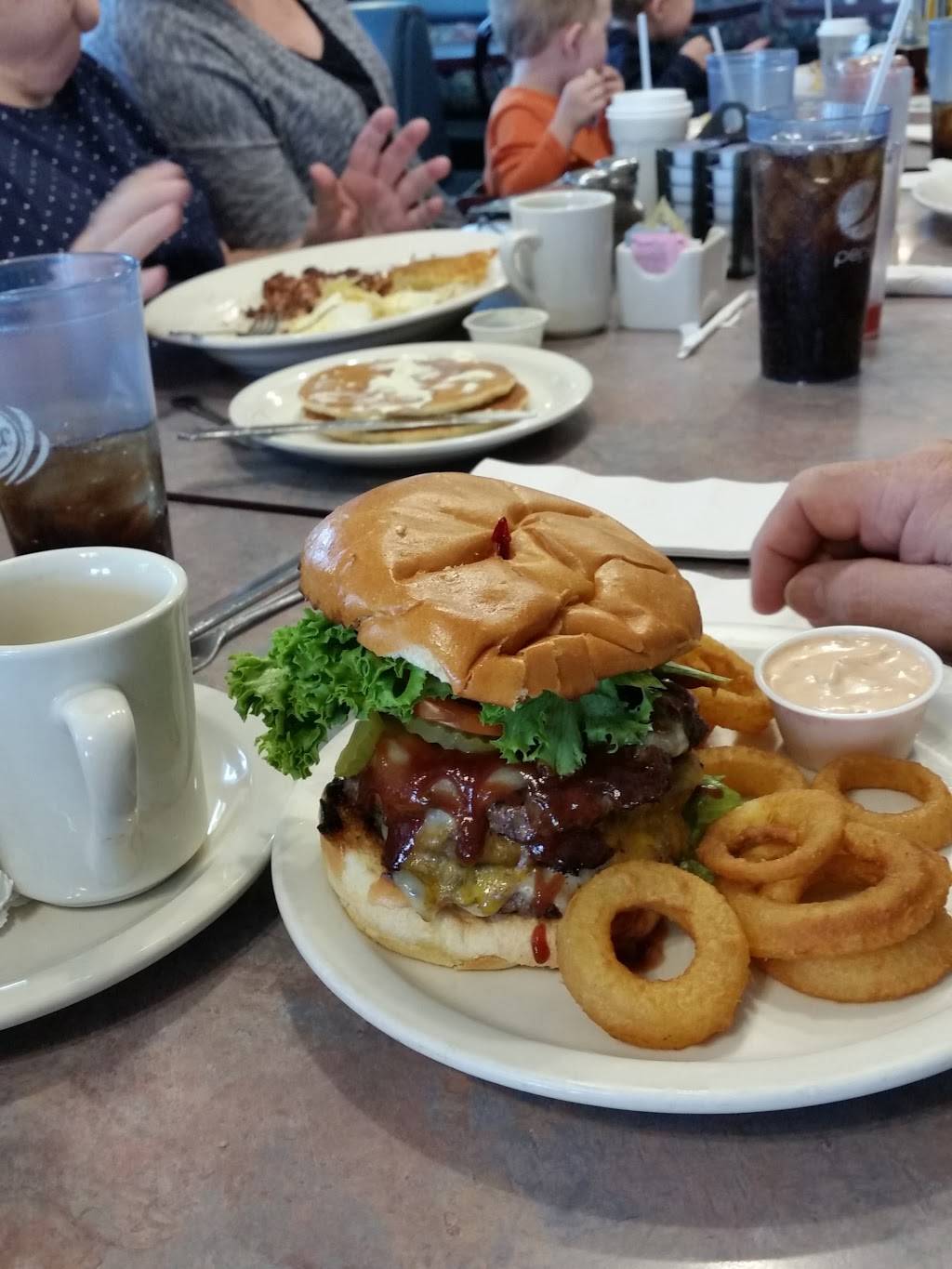 Rockin R Restaurant | restaurant | 201 Antelope Blvd, Red Bluff, CA 96080, USA | 5305282360 OR +1 530-528-2360