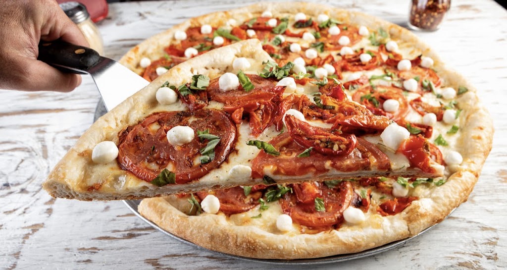 Cannoli Kitchen Pizza | restaurant | 1156 E Hillsboro Blvd, Deerfield Beach, FL 33441, USA | 9544487000 OR +1 954-448-7000