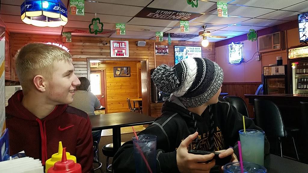 Brewskies Bar & Grill | restaurant | 110 E Main St, Utica, MN 55979, USA | 5079323485 OR +1 507-932-3485