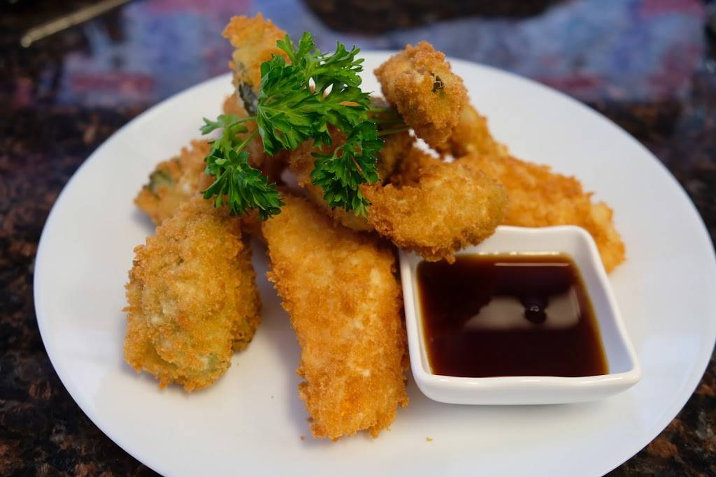 Ruk Sushi & Thai | restaurant | 4700 N Kimball Ave, Chicago, IL 60625, USA | 7739618581 OR +1 773-961-8581