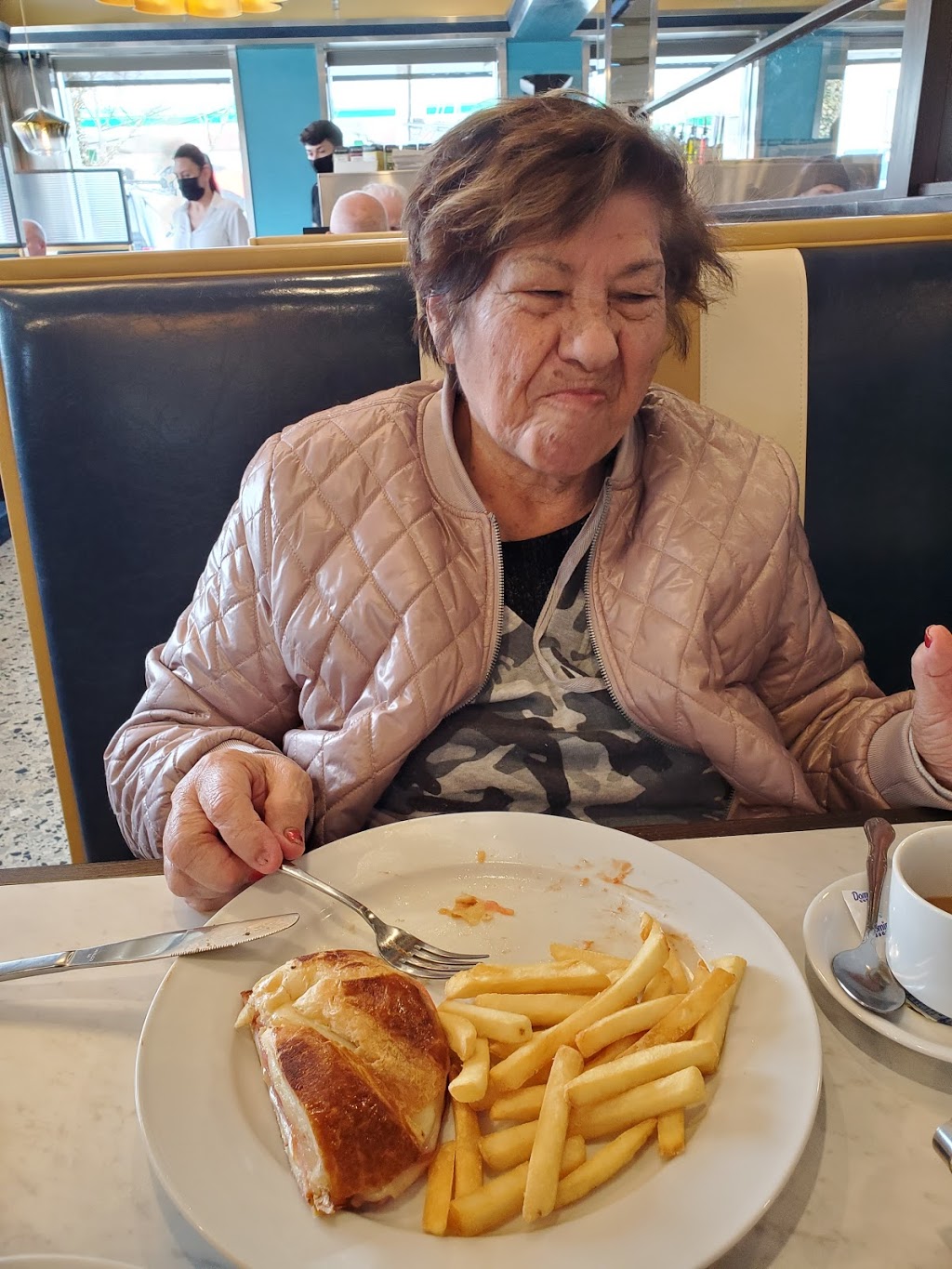 Neptune Diner bayside | restaurant | 35-01 Bell Blvd, Queens, NY 11361, USA | 7182240752 OR +1 718-224-0752