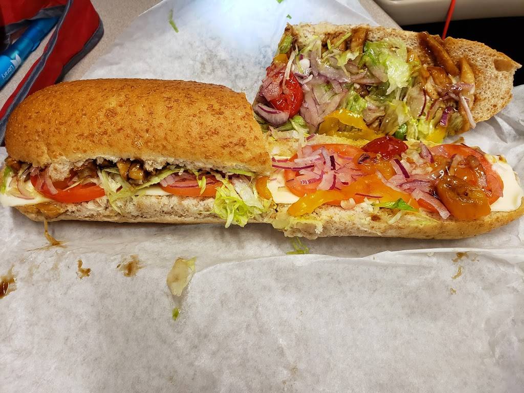 Paradise Subs | meal takeaway | 919 Upper Paradise Rd, Hamilton, ON L9B 2M9, Canada | 9055748468 OR +1 905-574-8468