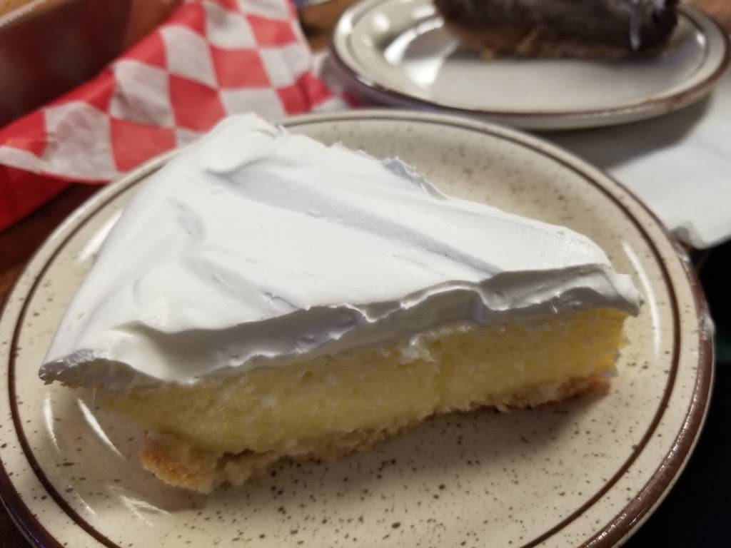 Mixin’s N Fixin’s Country Diner | restaurant | 18 W Sandusky St, Mechanicsburg, OH 43044, USA | 9378343877 OR +1 937-834-3877