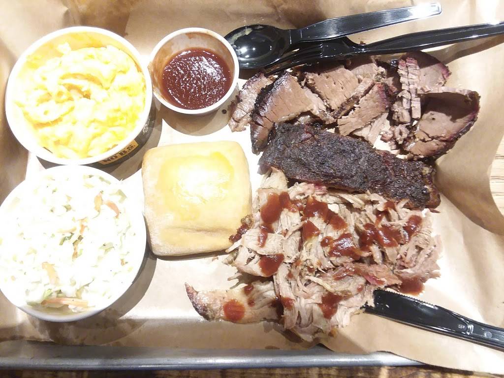 Dickeys Barbecue Pit | restaurant | 3716 Liberty St, Erie, PA 16508, USA | 8148684227 OR +1 814-868-4227