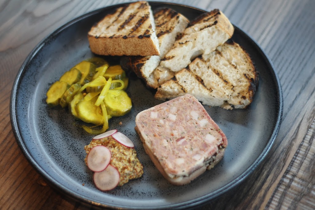 Golden Owl Tavern | restaurant | 9041 Robert D. Snyder Rd, Charlotte, NC 28262, USA | 7044170400 OR +1 704-417-0400