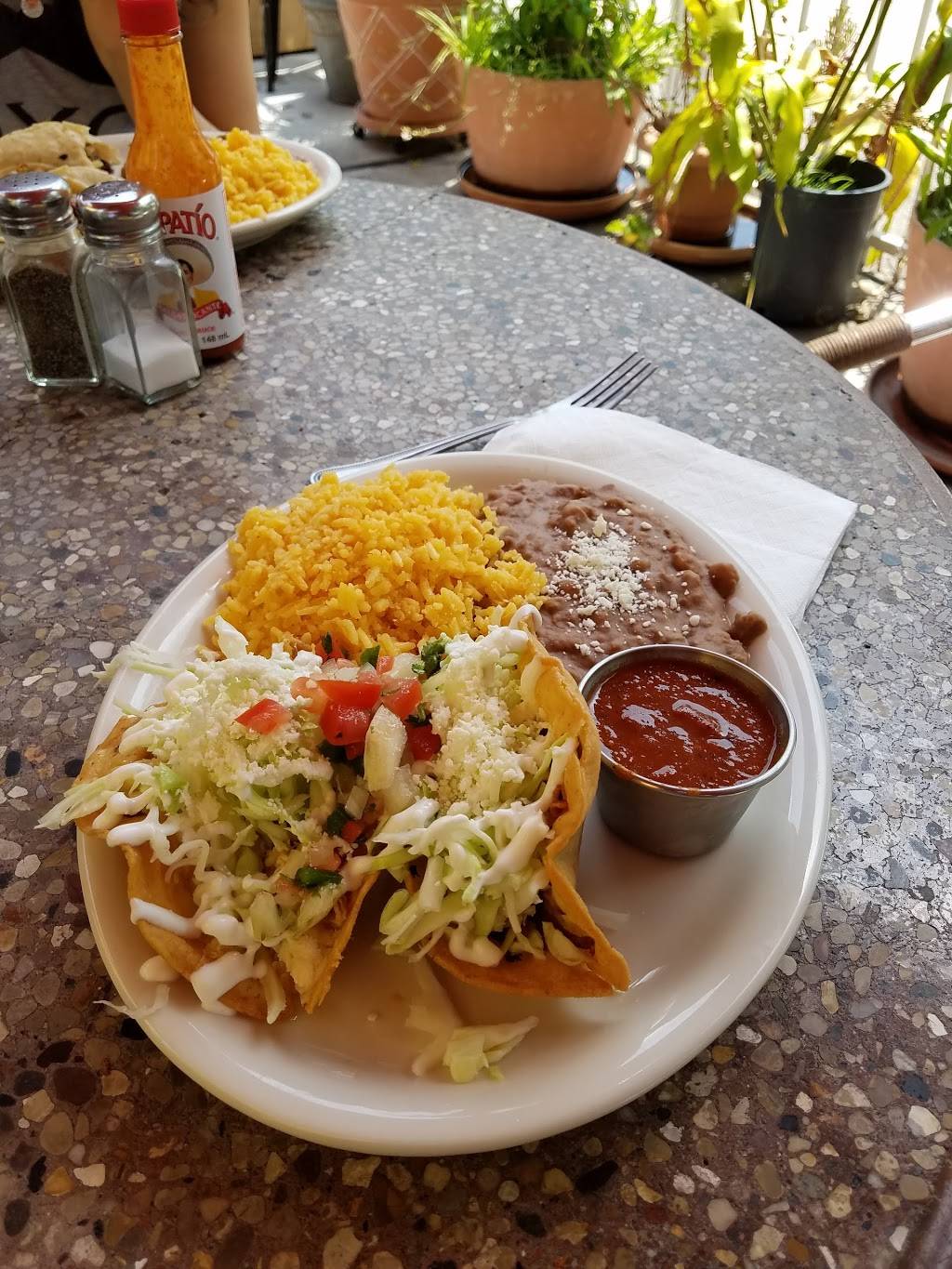 Delias Restaurant | restaurant | 4501 York Blvd, Los Angeles, CA 90041, USA | 3232567841 OR +1 323-256-7841