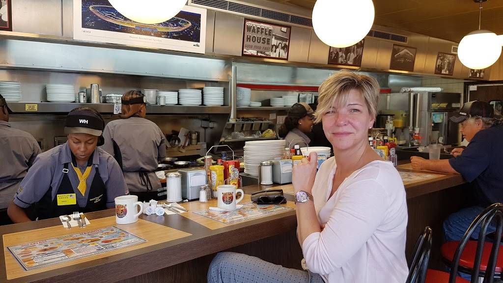 Waffle House | meal takeaway | 2587 W International Speedway Blvd, Daytona Beach, FL 32114, USA | 3862558219 OR +1 386-255-8219