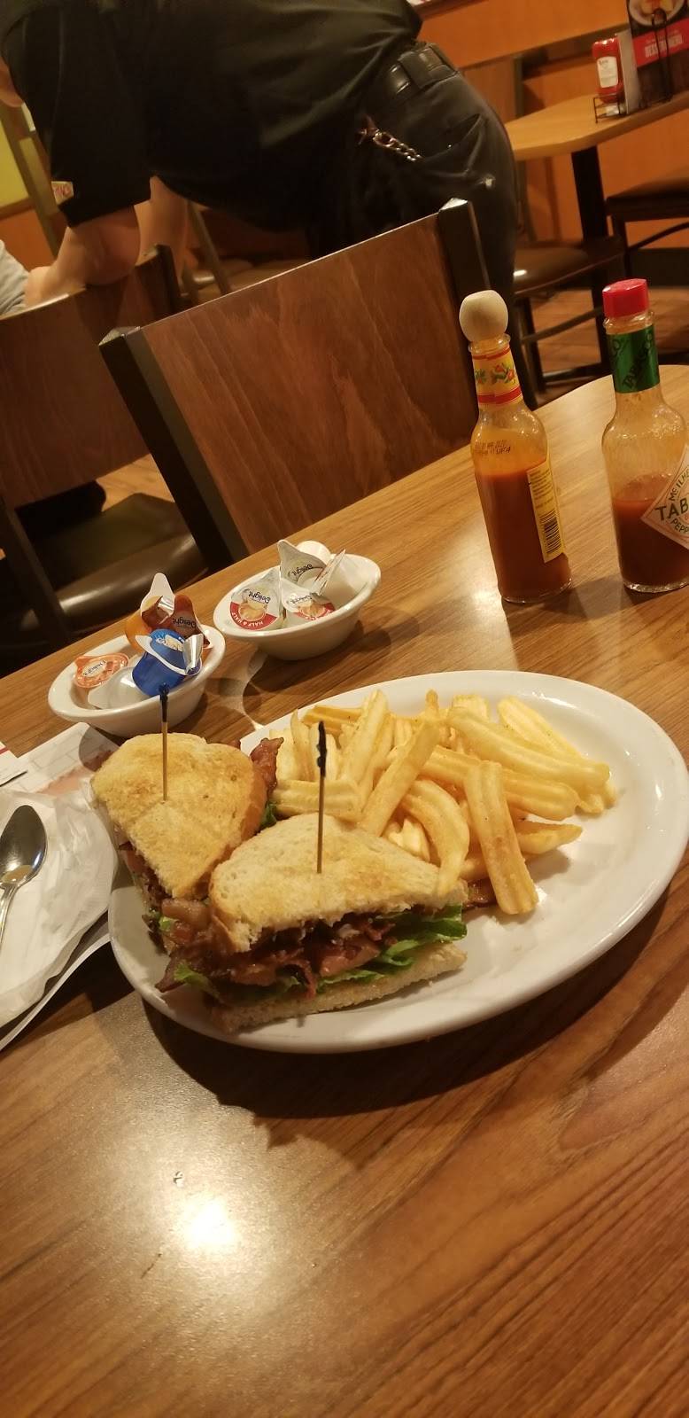 Dennys | restaurant | 110 Bonita Rd, Chula Vista, CA 91910, USA | 6194257211 OR +1 619-425-7211