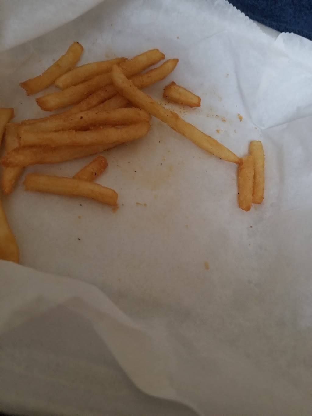 Chubbys Cheesesteaks East Side | meal takeaway | 2232 N Oakland Ave, Milwaukee, WI 53202, USA | 4142879999 OR +1 414-287-9999