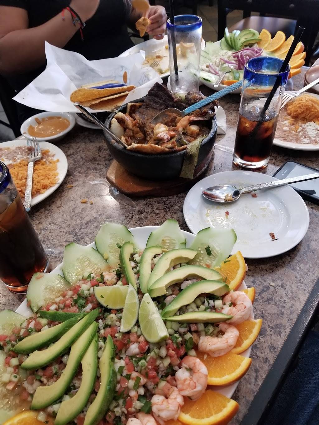 Los Compadres | restaurant | 1144 Pine Ave, Long Beach, CA 90813, USA | 5624320061 OR +1 562-432-0061