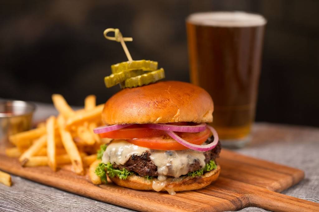 Weber Grill Restaurant | restaurant | 2331 Fountain Square Dr, Lombard, IL 60148, USA | 6309538880 OR +1 630-953-8880