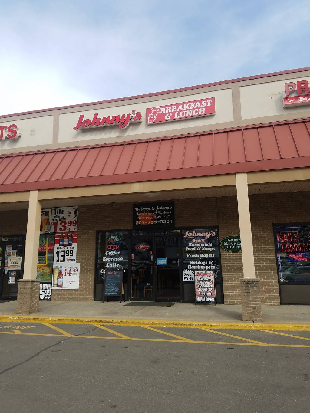 Johnnys Breakfast & Lunch | restaurant | 1650 Watertown Ave, Waterbury, CT 06708, USA | 2037555301 OR +1 203-755-5301