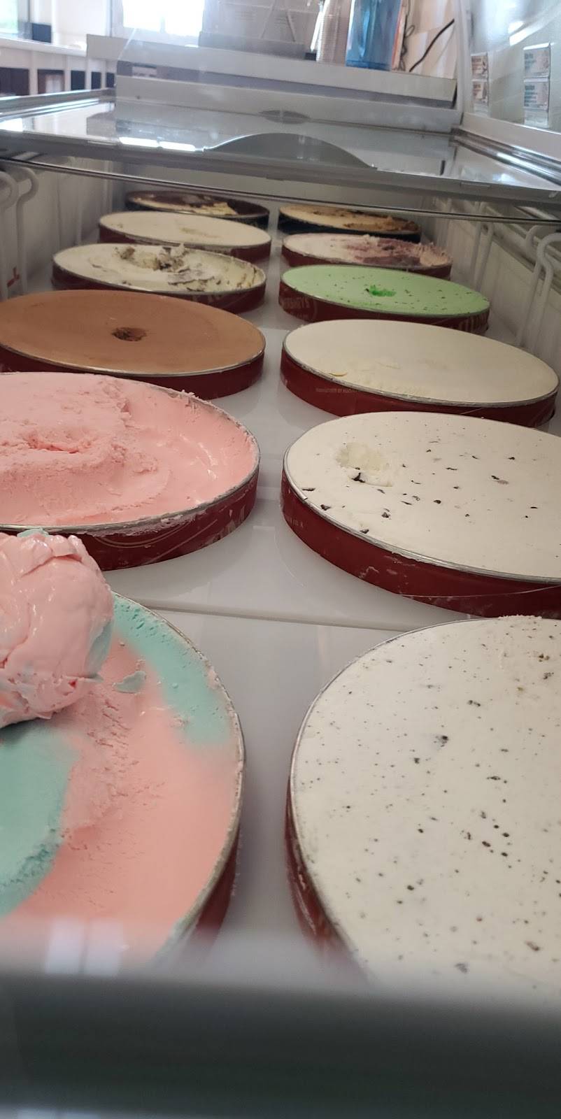 Amish Pretzel Shop | restaurant | 2409 S Hwy 27, Clermont, FL 34711, USA | 3522273417 OR +1 352-227-3417