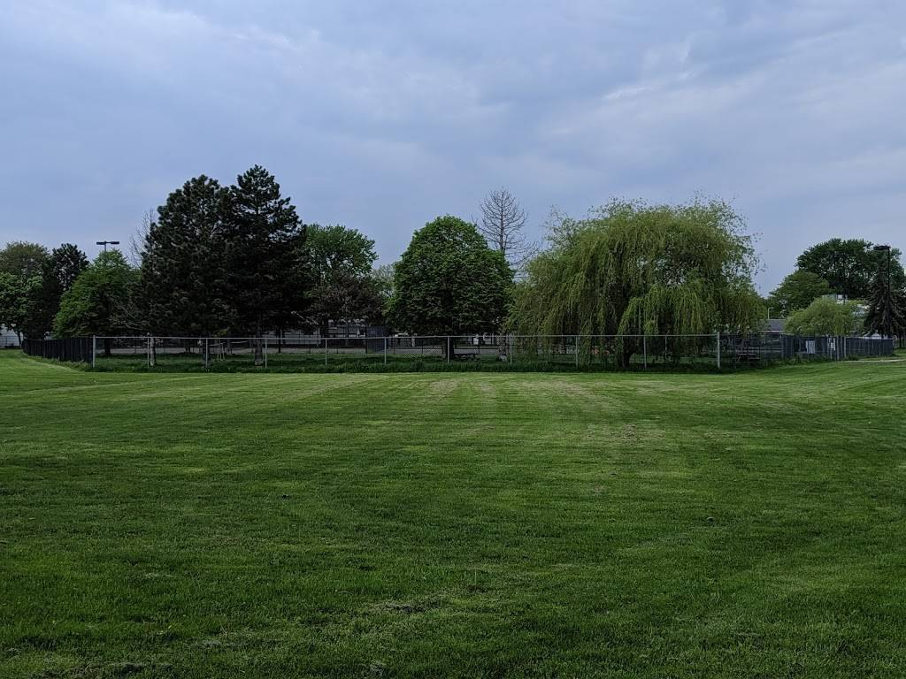 Remington Booster Pool | restaurant | 701 Edinborough St, Windsor, ON N8X 5E9, Canada | 5192556465 OR +1 519-255-6465