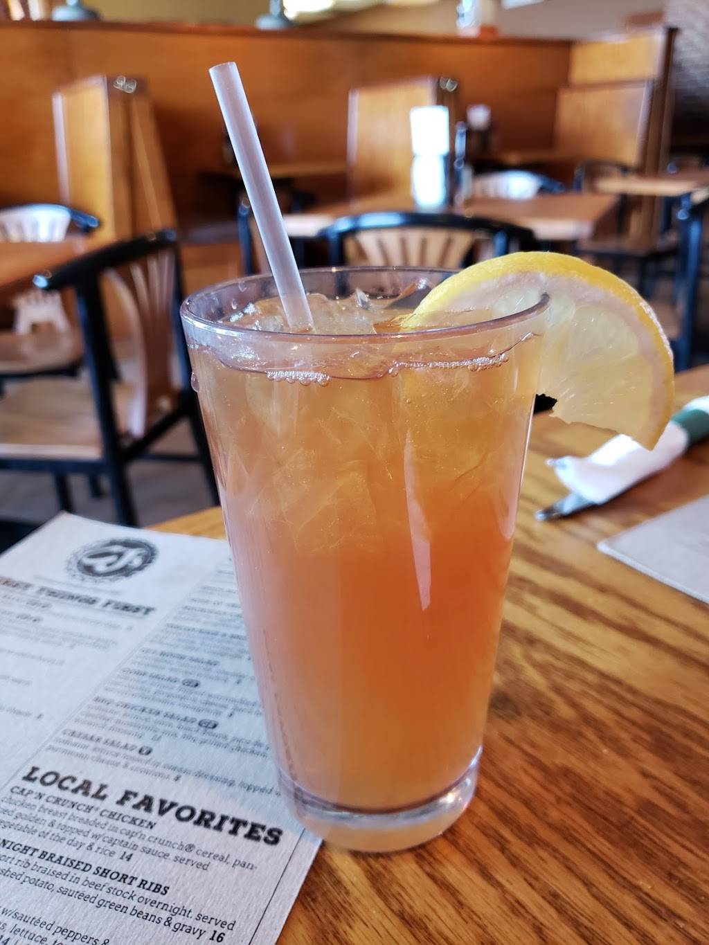 CJs brewery | restaurant | 8115 Richardson Rd, Commerce Charter Twp, MI 48390, USA | 2483667979 OR +1 248-366-7979