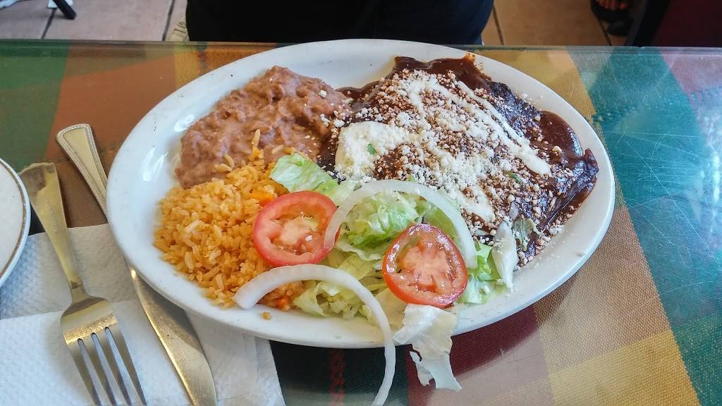 El Huarachito | restaurant | 3010 N Broadway, Los Angeles, CA 90031, USA | 3232230476 OR +1 323-223-0476