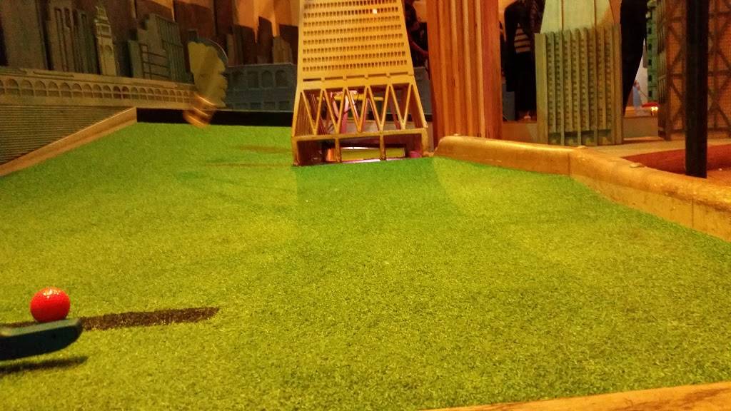Urban Putt | restaurant | 1096 S Van Ness Ave, San Francisco, CA 94110, USA | 4153411080 OR +1 415-341-1080