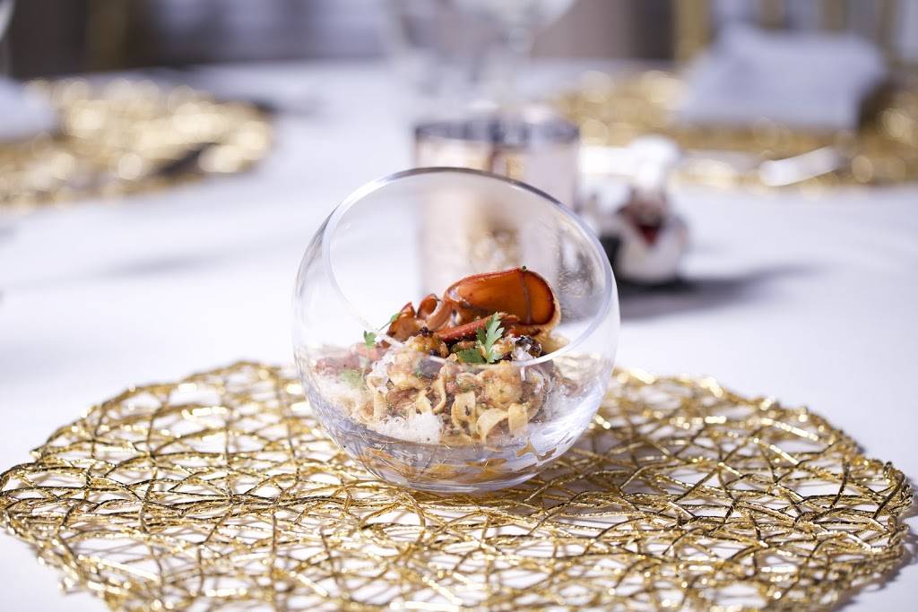 Hyde N Chic Restaurant | restaurant | 923 Creech Rd, Naples, FL 34105, USA | 2394043065 OR +1 239-404-3065