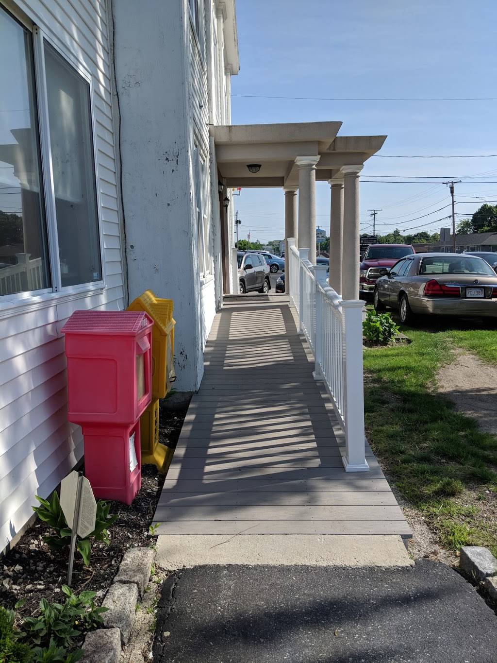 Linas Place | restaurant | 833 County St, Somerset, MA 02726, USA | 5086760700 OR +1 508-676-0700